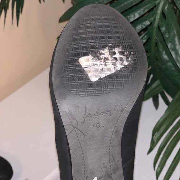 Shoes - Picture 2 of 2